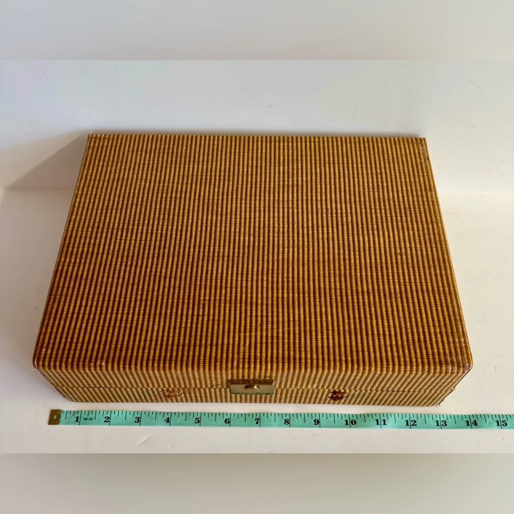 Vintage 1940s  Vanity copper and brass set.Missing comb.